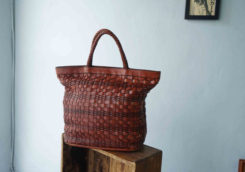 Treasure Hunt Retro Antique Bag - Red Brown Leather Super Texture Braided Handbag - กระเป๋าถือ - หนังแท้ สีนำ้ตาล