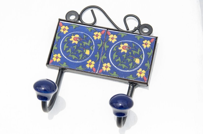 British retro hand-painted ceramic hook/ceramic hook/ceramic window hook-Portuguese style flowers and leaves - ตะขอที่แขวน - ดินเผา หลากหลายสี