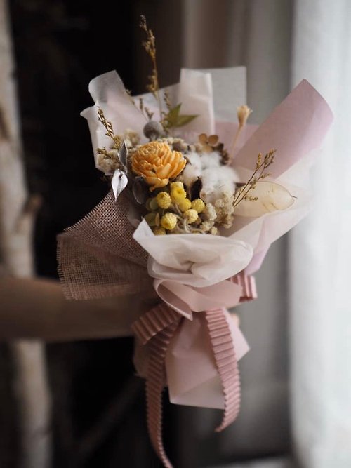 To Heart Flora & Gift 韓式多層次小花束 - 永生花 乾燥花 畢業花束 母親節 情人節禮物