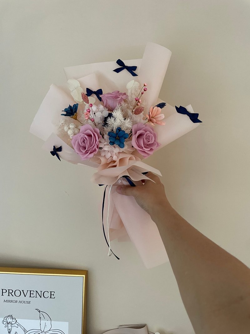 Korean style Barbie style beauty bouquet - ช่อดอกไม้แห้ง - พืช/ดอกไม้ สึชมพู