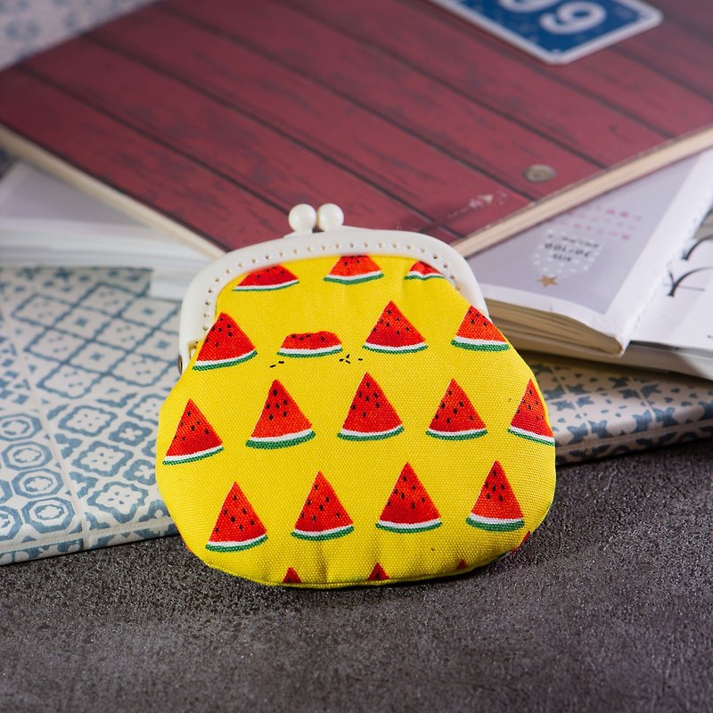[Hualien small watermelon yellow bottom] Coin purse#小口金包#可愛#日系#裝修#小礼 - กระเป๋าใส่เหรียญ - ผ้าฝ้าย/ผ้าลินิน สีเหลือง
