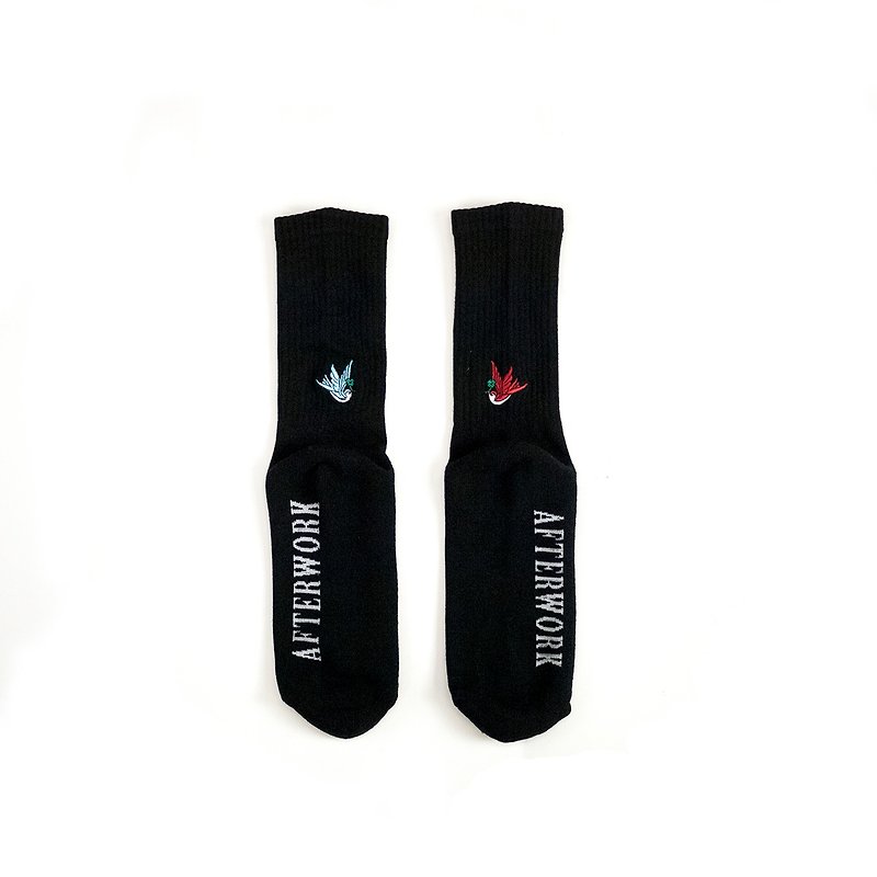 AFTER WORK two-color swallow electro-embroidery socks black - ถุงเท้า - ผ้าฝ้าย/ผ้าลินิน สีดำ