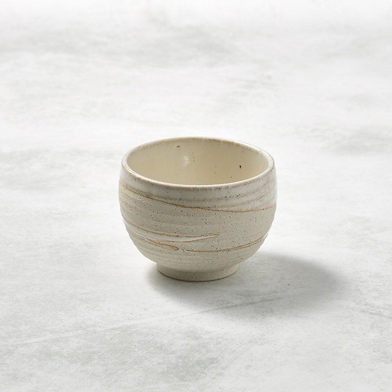 Japanese Minoyaki - Japanese Style Tea Cup - White Bristles - ถ้วย - ดินเผา ขาว