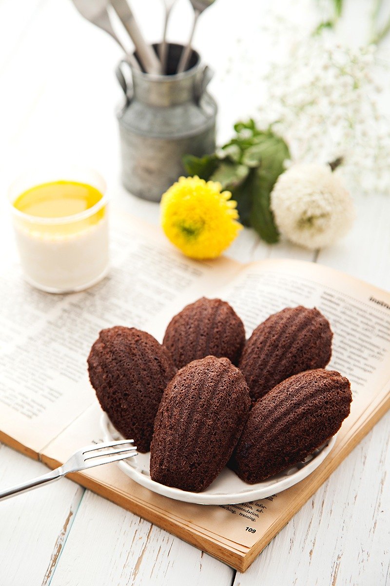 [French Leanne French Dessert] 6 into the group - rich chocolate Madeleine # moisturizing # French pastry # AOC certified butter # top Faffina cocoa - เค้กและของหวาน - อาหารสด 