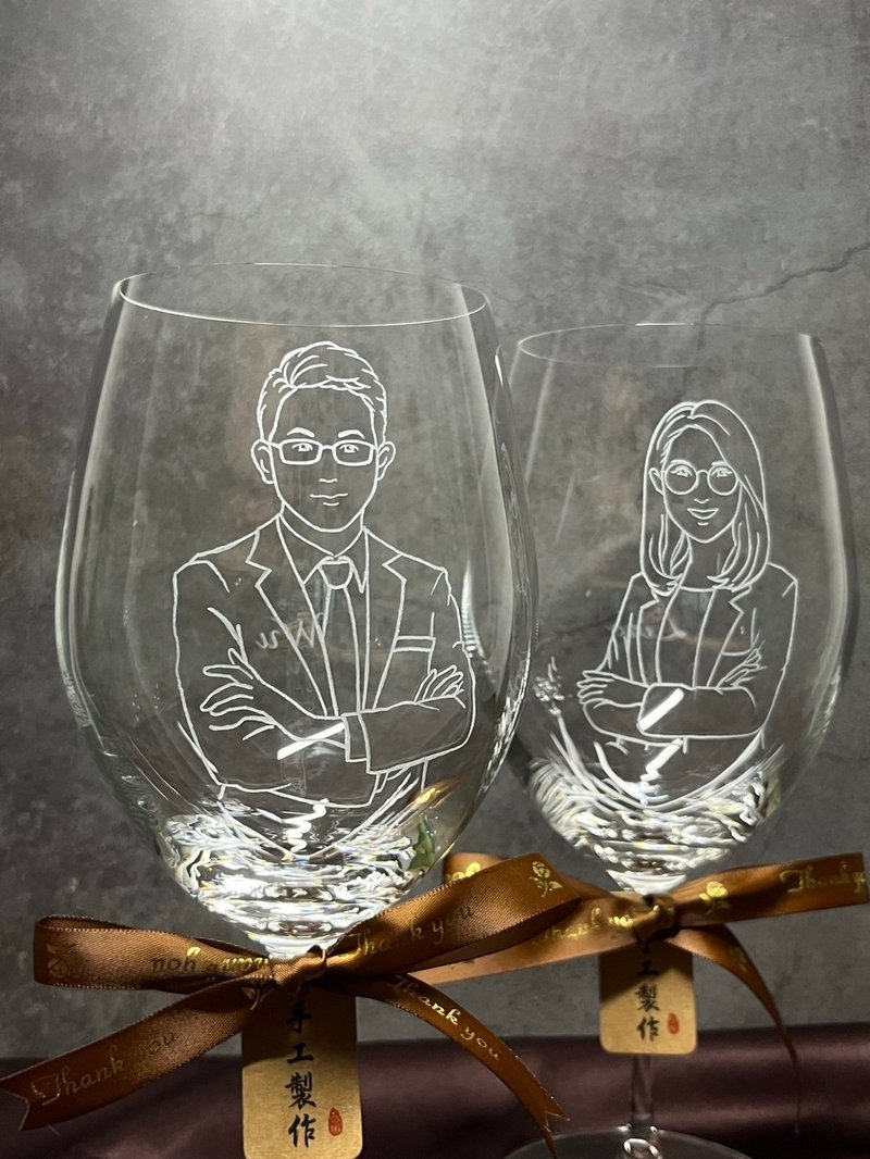 【客製化禮物】夫妻各一杯 精緻似顏繪 結婚對杯 玻璃杯 雕刻酒杯 - 似顏繪/客製畫 - 玻璃 透明