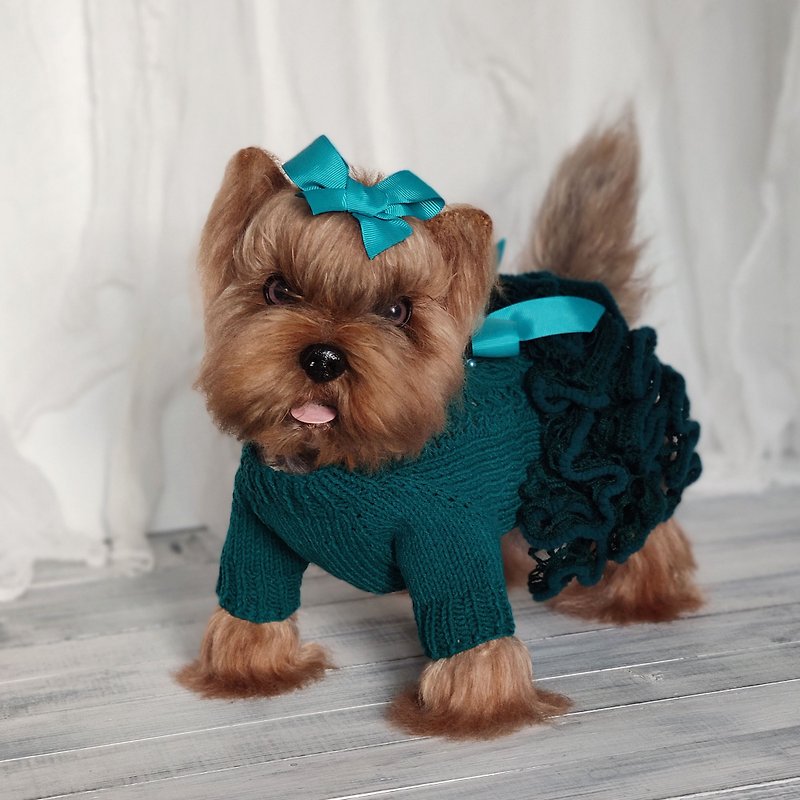 Emerald green birthday dog dress for small dog Handmade cat sweater - 寵物衣服 - 棉．麻 綠色