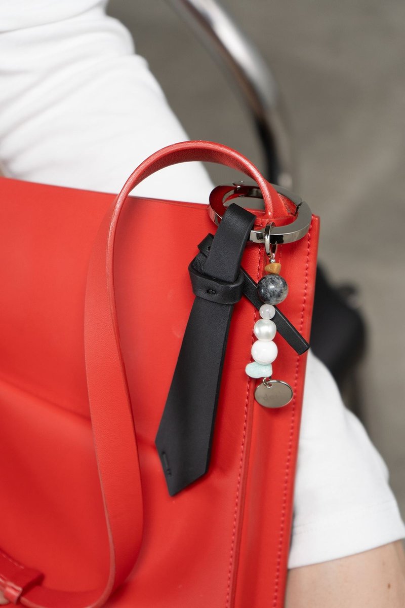 dashbrand DA35 Tie Charms - Black (Wealth) - 吊飾/掛飾 - 石頭 黑色