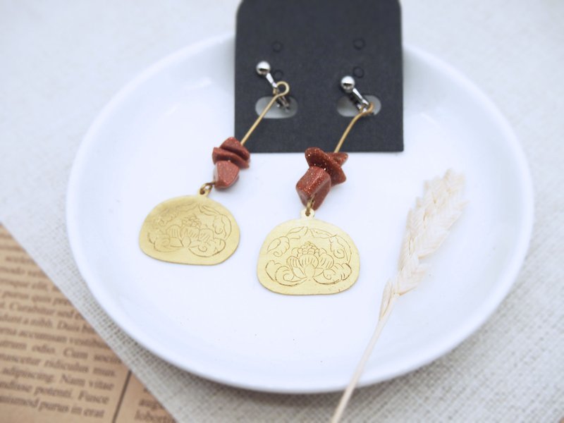 Hand carved lotus sun Stone earrings - ต่างหู - โลหะ สีส้ม