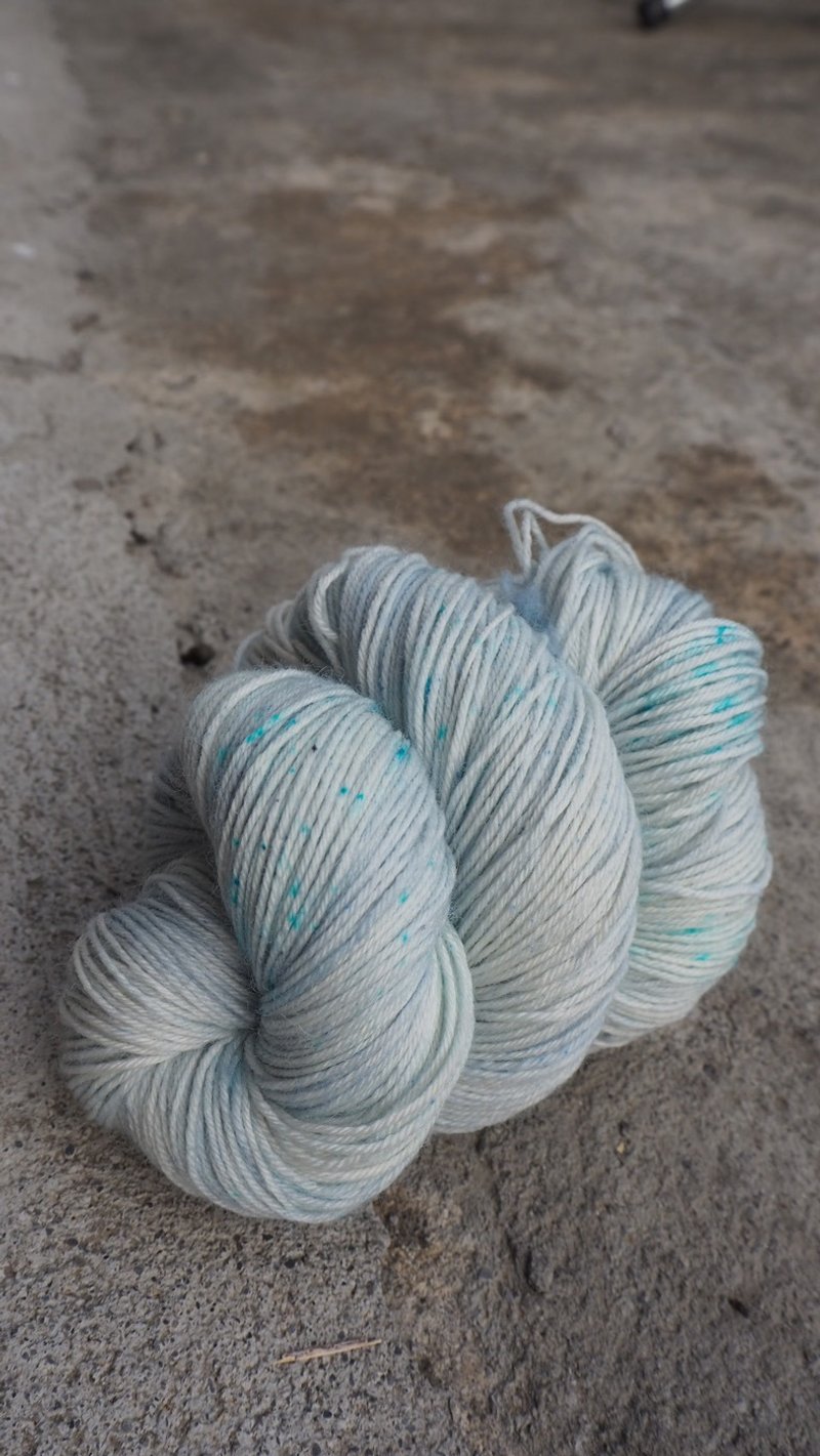 手染線。耳語 (4ply襪線/ 藍面羊) - 編織/刺繡/羊毛氈/縫紉 - 羊毛 