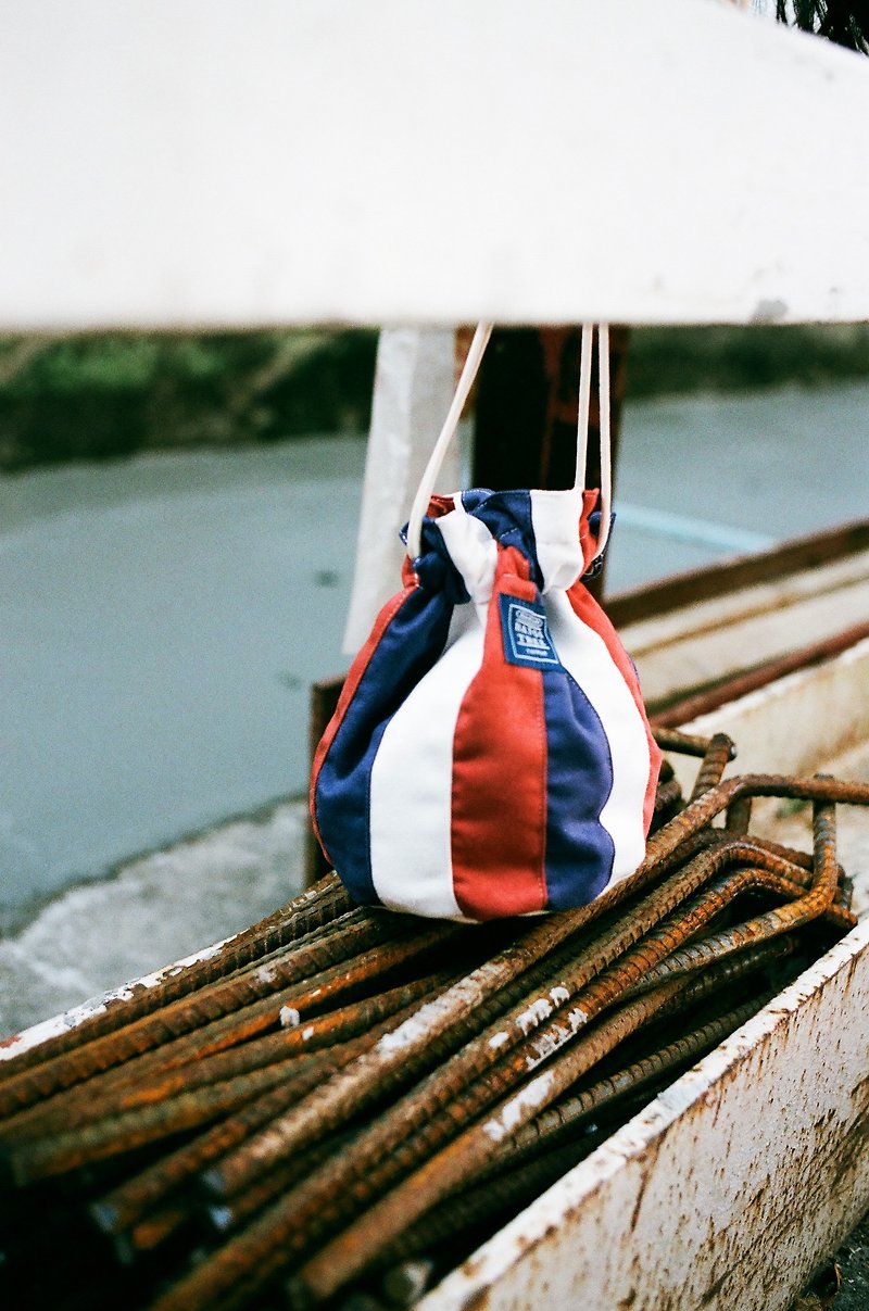 Side Back Bucket Bag_ French Color System - กระเป๋าแมสเซนเจอร์ - ผ้าฝ้าย/ผ้าลินิน สีแดง