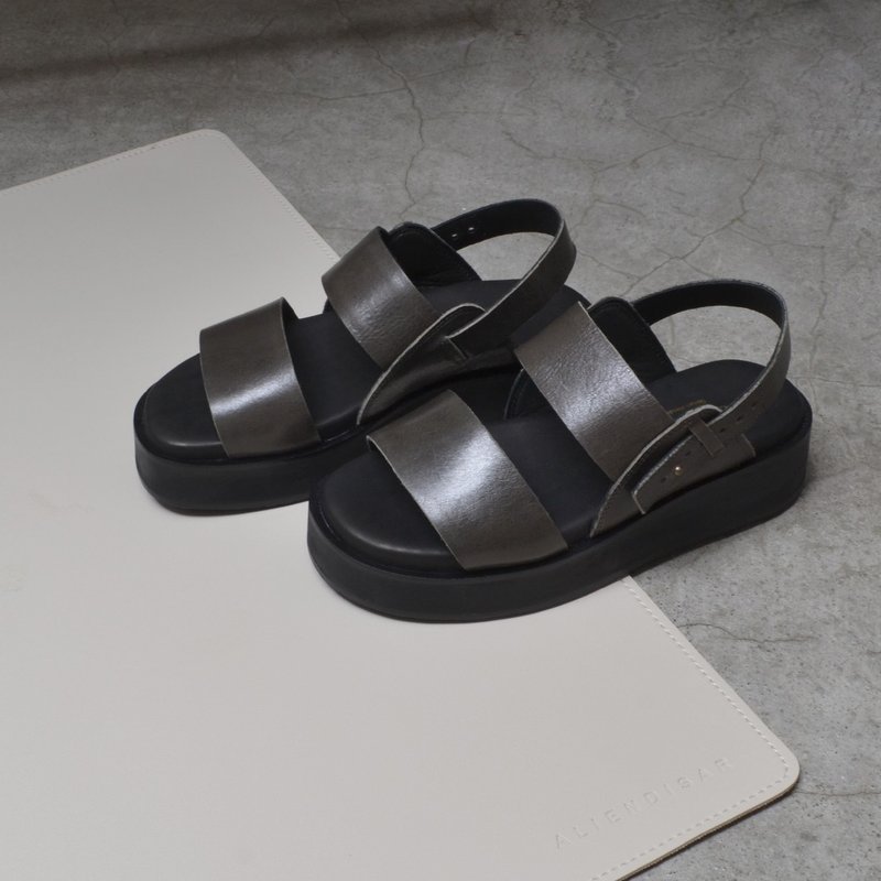 2024 wide platform thick sole sandals dark gray - รองเท้ารัดส้น - หนังแท้ 