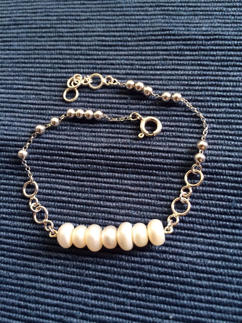 Self-designed 100% handmade 925 sterling silver freshwater pearl bracelet - สร้อยข้อมือ - ไข่มุก ขาว