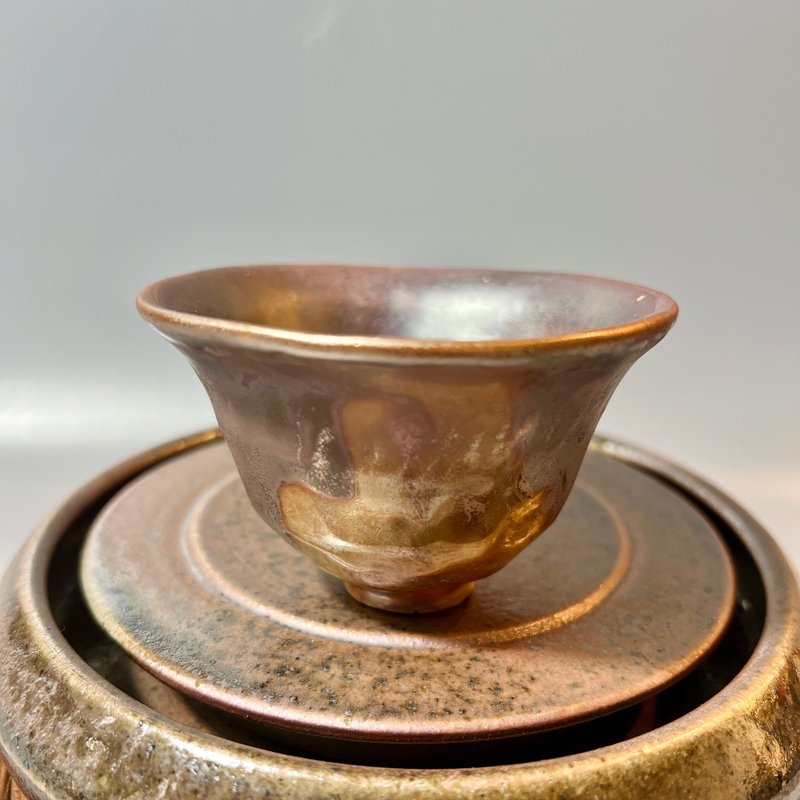 Purely hand-kneaded mud beaker/tea cup/handmade by Xiao Pingfan - ถ้วย - ดินเผา 