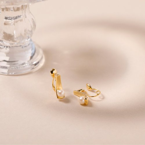 in the mirror scoop-pearl loop-fit earring GD ループフィットイヤリング 上品でエッジ―なパールデザイン ゴールド