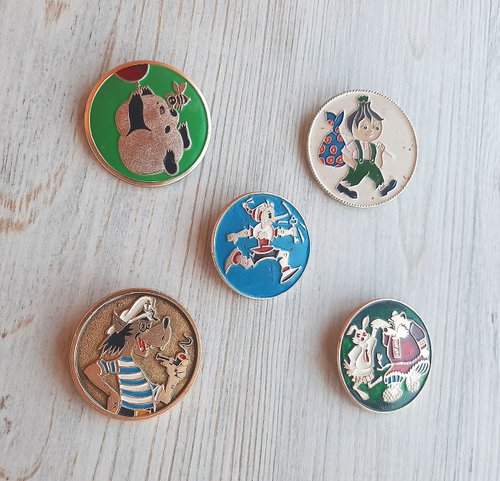 【鉄道ピンバッチ】ロシア・カナダ・イタリア 500x0.jpg