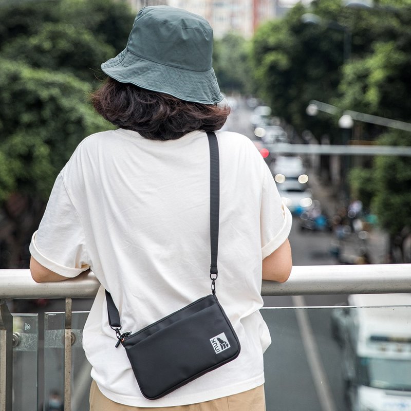 Fully waterproof | Longwallet black | Touch screen mobile phone bag - Messenger Bags & Sling Bags - Polyester Black