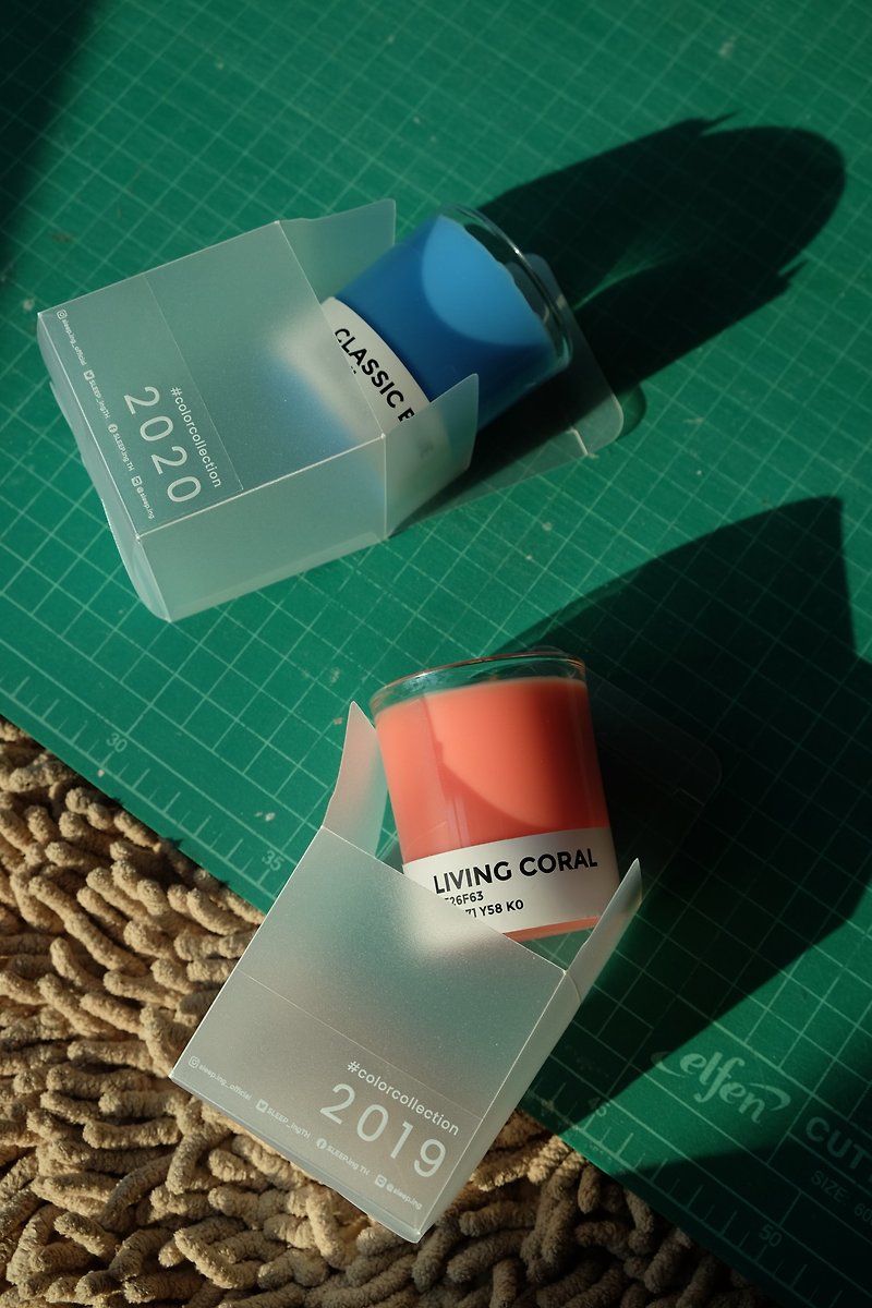 color collection - living coral 65 g. & classical blue 65 g. - เทียน/เชิงเทียน - วัสดุอื่นๆ สึชมพู