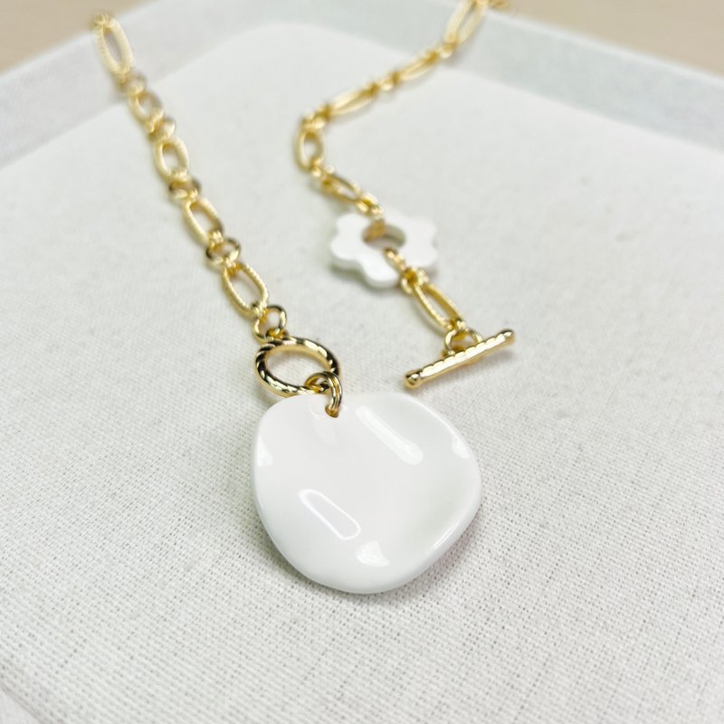 Urban Chic 都會系列  白瓷項鍊  Bergamot Bloom 佛手綻放 - 長項鍊 - 瓷 白色