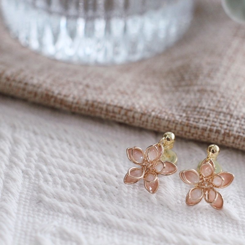 Warm Sun Petals | - Earrings & Clip-ons - Resin Pink