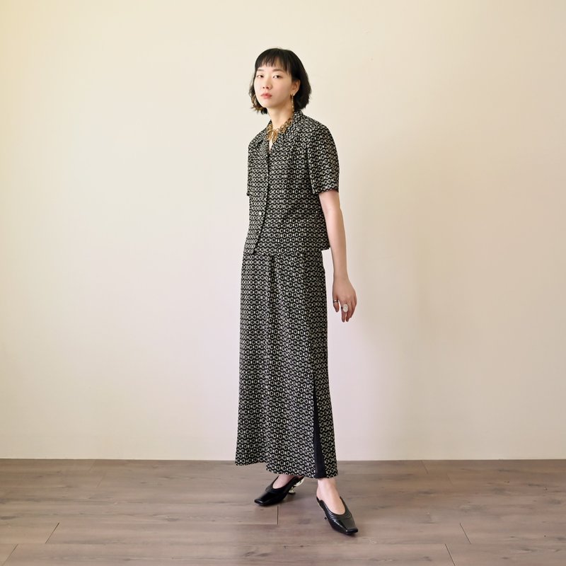 【NaSuBi Vintage】圖紋印花裙式古著套裝 - 洋裝/連身裙 - 其他人造纖維 黑色