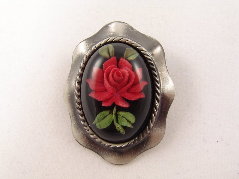 Red Rose Vintage Intaglio Cameo Brooch Oval Victorian Epoch Jewelry Brooch Pin - 胸針/心口針 - 其他材質 紅色