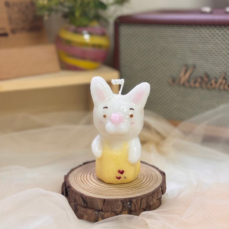 [Begleitan Exclusive] Handmade Candle-Lucy the White Rabbit - เทียน/เชิงเทียน - ขี้ผึ้ง ขาว