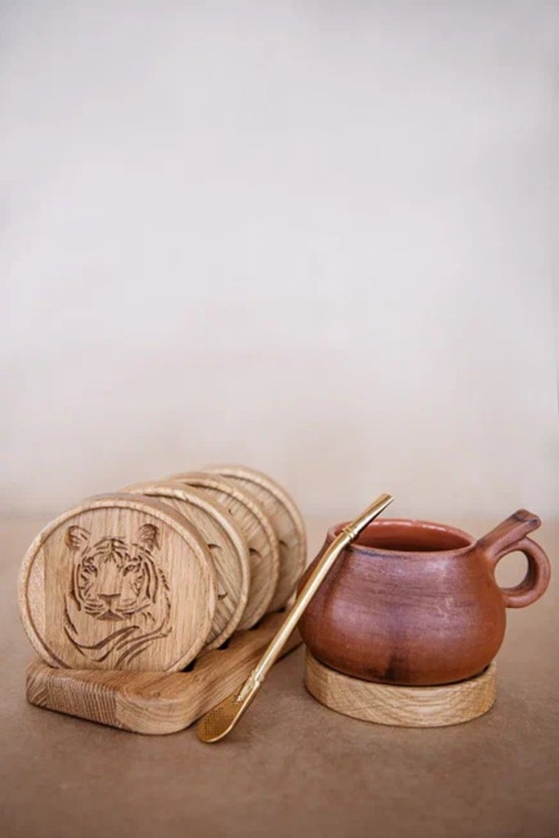 Cup holder set round wood holder / Hand carved hot pad / Animal ornament pad - Coasters - Wood Brown