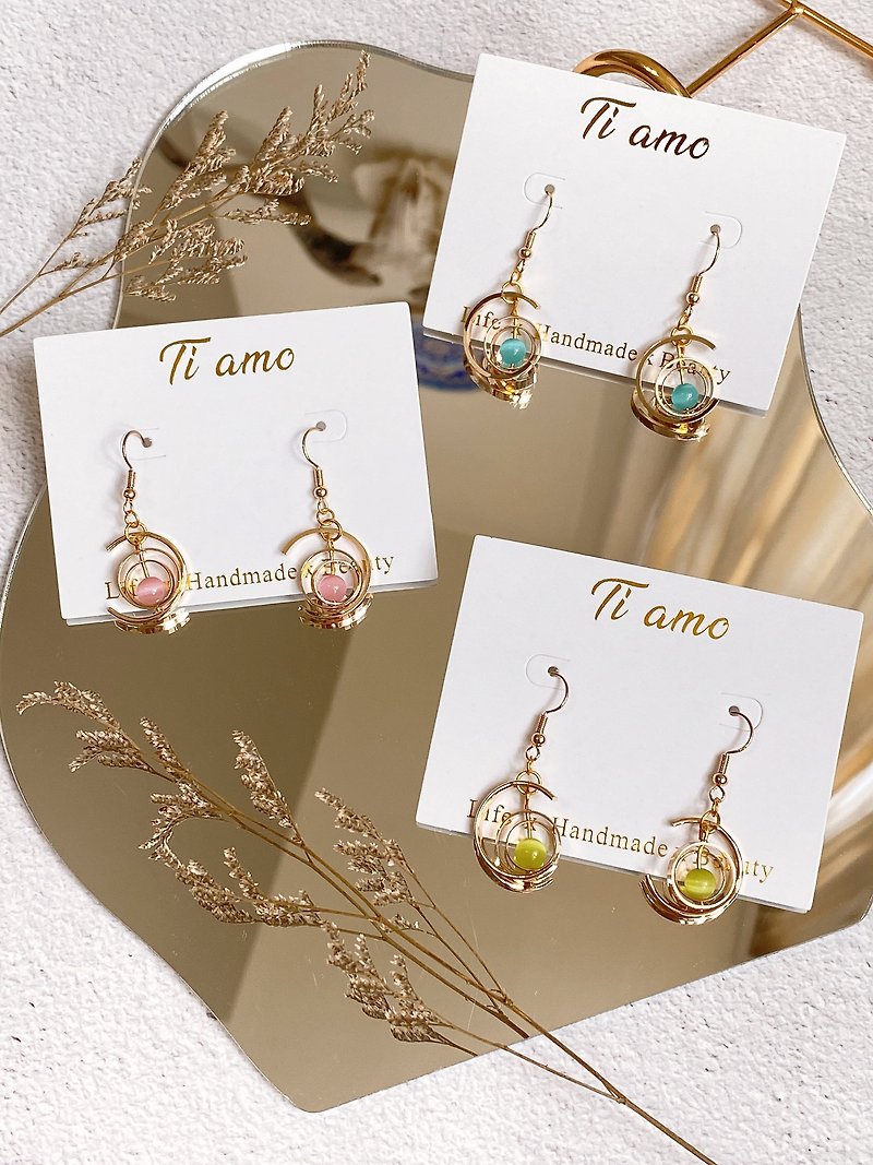 Time surrounds crystal sterling silver earrings - ต่างหู - โลหะ 