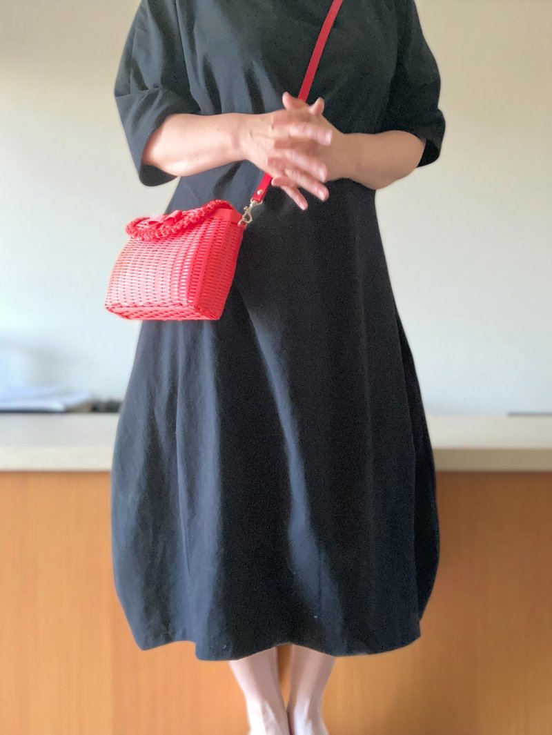 カーディナルレッドのクラフトバンド製2WAYショルダーバッグ リボン付き - 側背包/斜背包 - 紙 紅色