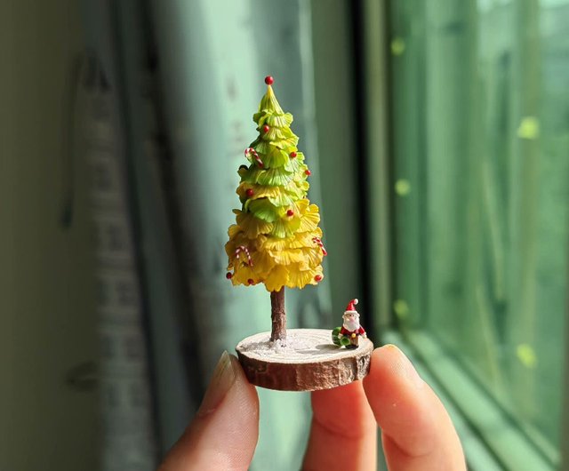 ミニチュア粘土イチョウの葉クリスマスツリー、ミニ雪だるま ミニチュア粘土イチョウの葉クリスマスツリー、ミニ雪だるま