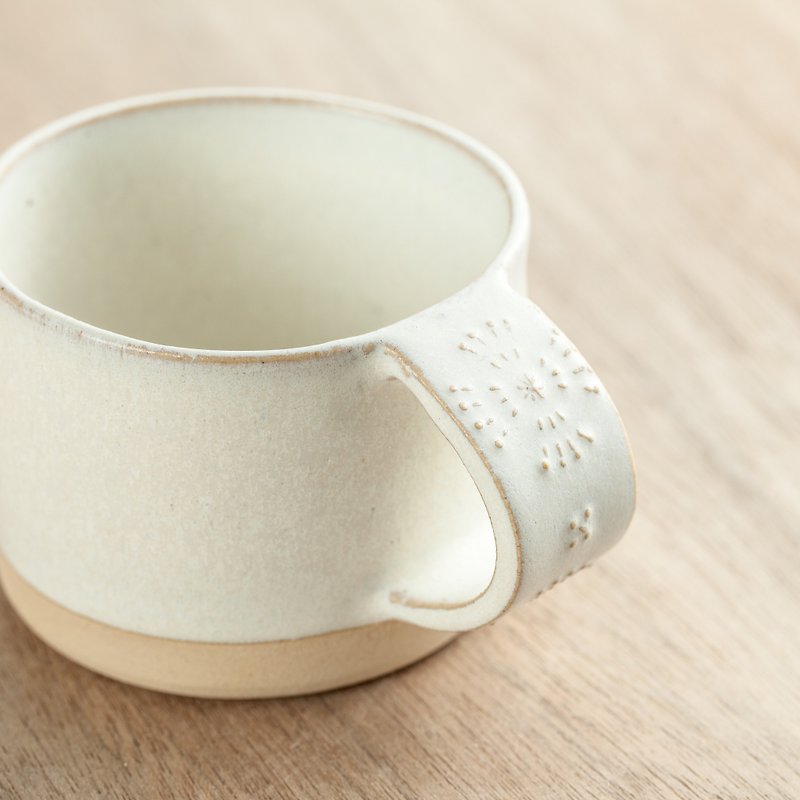 [春の野生の花]フランスの甘い救済‧ArtDecoコーヒーカップ（クロスフラワー/白） - マグカップ - 陶器 多色