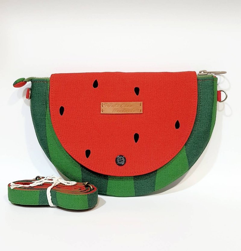 Red Watermelon Crossbody Bag - กระเป๋าแมสเซนเจอร์ - ผ้าฝ้าย/ผ้าลินิน สีแดง