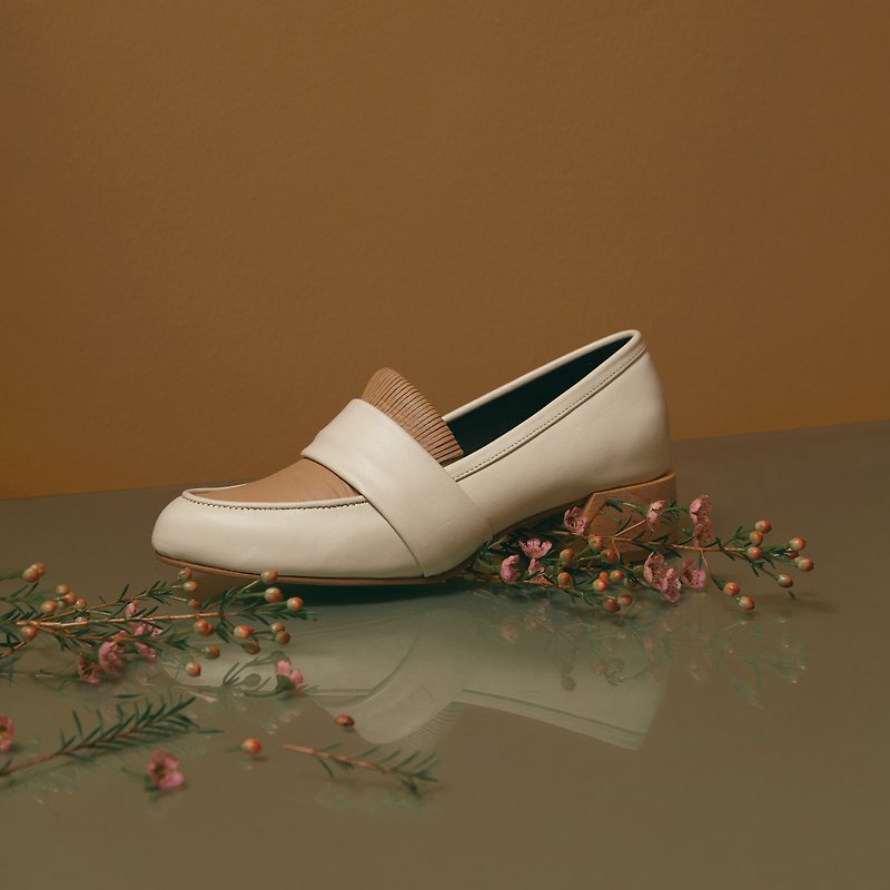 Beige - PAMPAS Loafers - รองเท้าอ็อกฟอร์ดผู้หญิง - หนังแท้ สีกากี