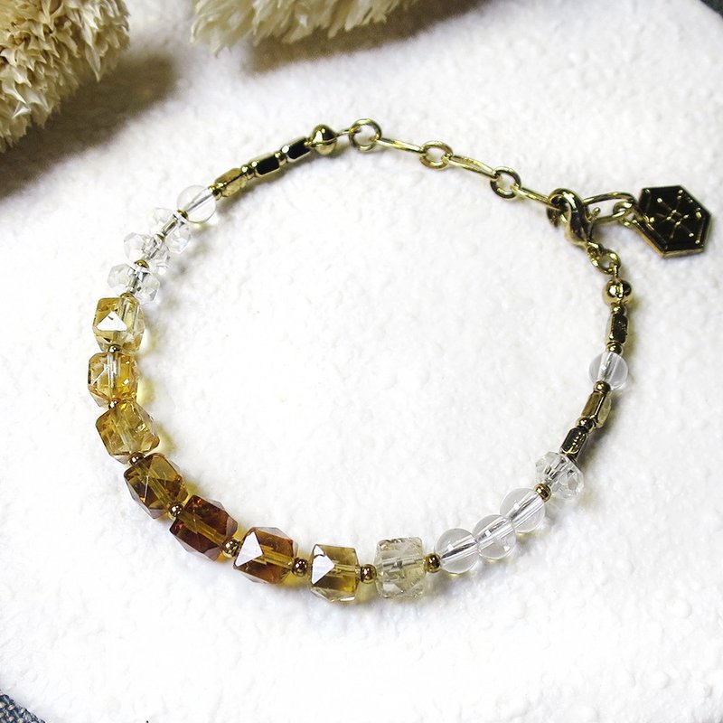 VIIART. Tipsy night. Gradient Citrine White Crystal Vintage Gold and Bronze Bracelet | VINTAGE - สร้อยข้อมือ - ทองแดงทองเหลือง สีเหลือง