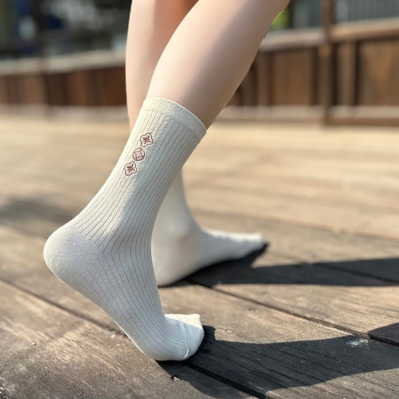 //Original embroidery//Window grille series 3/4 pure cotton pit strip embroidery pure cotton women's socks (small window grille/copper coin) MIT - Socks - Cotton & Hemp 