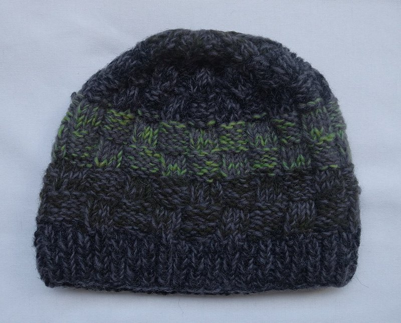 Handmade Hand Knit Wool Beanie Hat, Slouchy Hat, Chunky Knit Beanie Green - หมวก - ขนแกะ สีเขียว