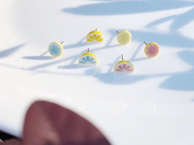 Mini lemon earrings - ต่างหู - ดินเผา สีเหลือง
