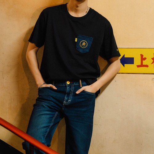 EDWIN 臺灣總代理 EDWIN 男款 白沙屯 媽祖香燈腳牛仔口袋短袖T恤 (黑色) #上衣