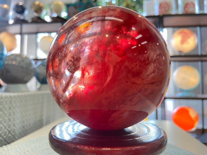 Natural red crystal ball inspires fighting spirit, enhances self-confidence, attracts wealth, town house, fortune, transfer beads A336 - Items for Display - Crystal Red