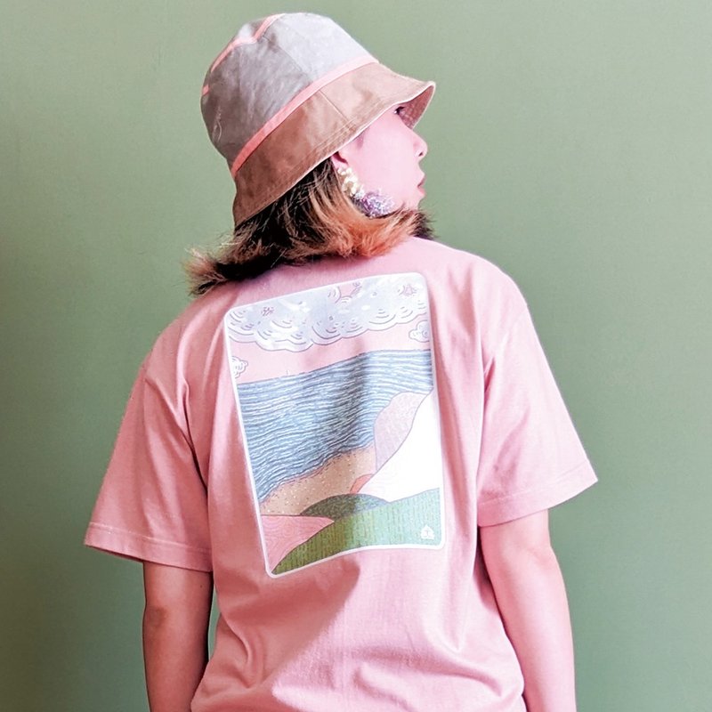 【雙面 圓領棉tee 衣服 -霧灰粉】Ocean and Mountain. - 女 T 恤 - 棉．麻 粉紅色