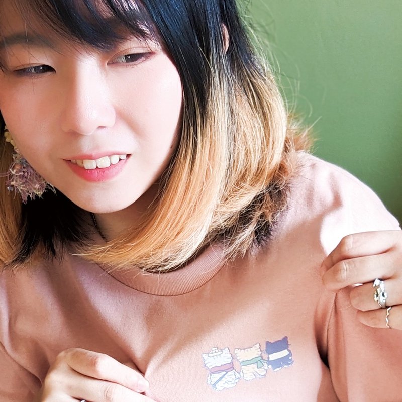 【雙面 圓領棉tee 衣服 -霧灰粉】Ocean and Mountain. - 女 T 恤 - 棉．麻 粉紅色
