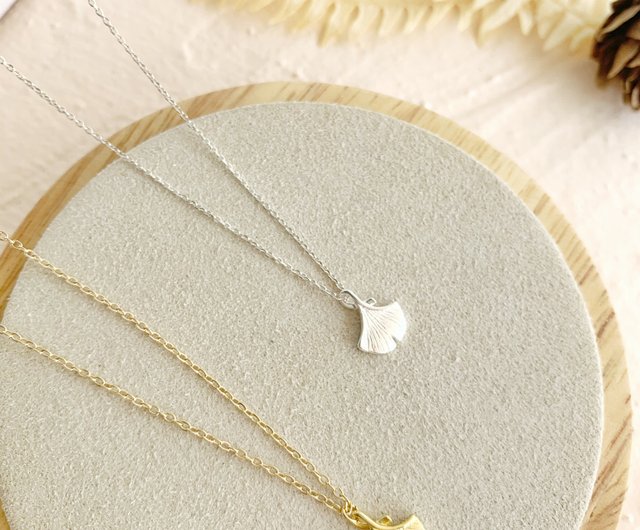 シルバー イチョウの葉 ネックレス 秋の葉イチョウシルバーネックレス - ショップ Cami Handicraft