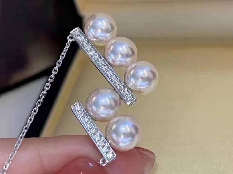 Upgraded Balance Beam Natural Freshwater Pearl Silver Necklace - เข็มกลัด - ไข่มุก ขาว