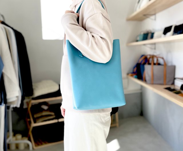 hinn トートバッグ　レザー　ブルー 2WAYハンドル A4対応 牛シュリンクレザーのトートバッグ