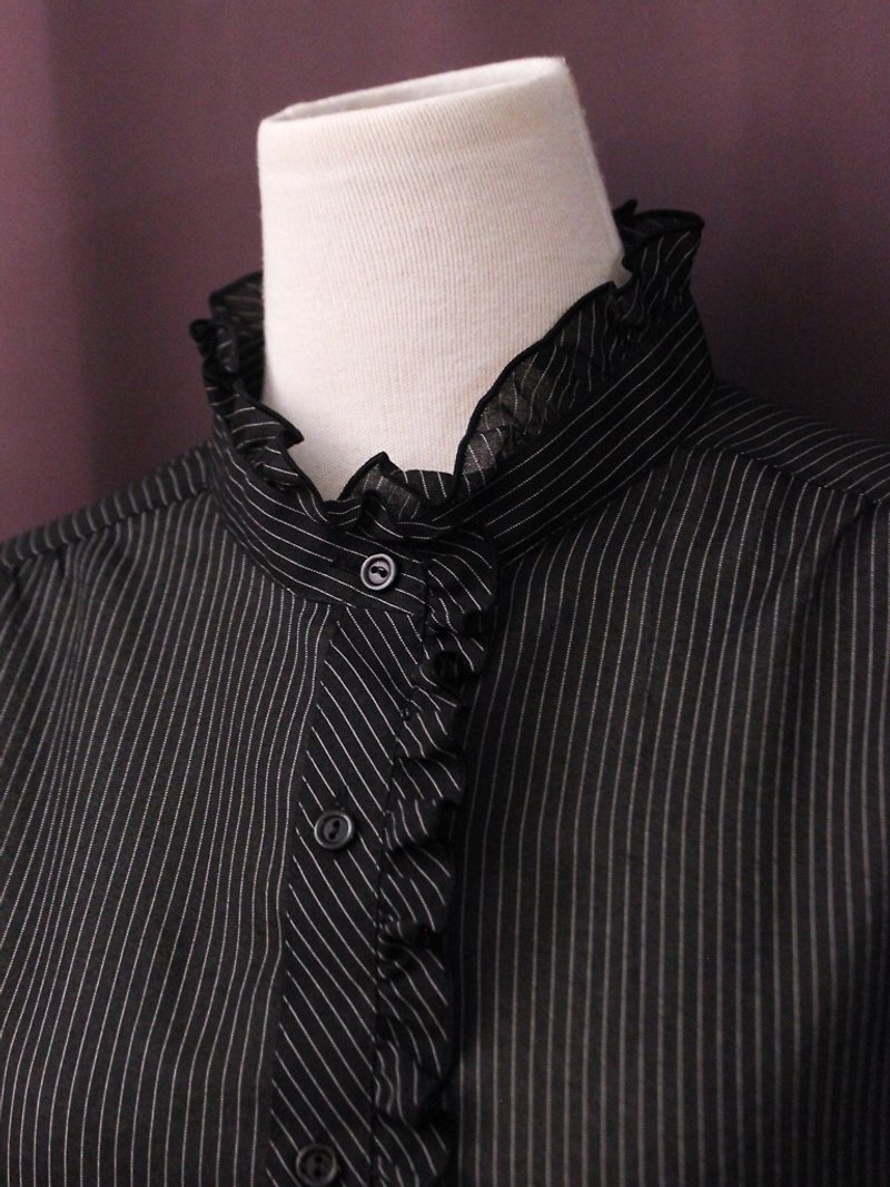 復古歐洲簡約典雅立領條紋黑色寬鬆長袖古著襯衫 vintage blouse - 女襯衫 - 聚酯纖維 黑色