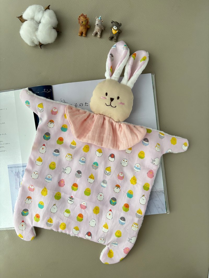 Bunny Soothing Blanket | Baby Shower Gift | Newborn Gift | Infant | Little Parrot Baby - ของขวัญวันครบรอบ - ผ้าฝ้าย/ผ้าลินิน สึชมพู