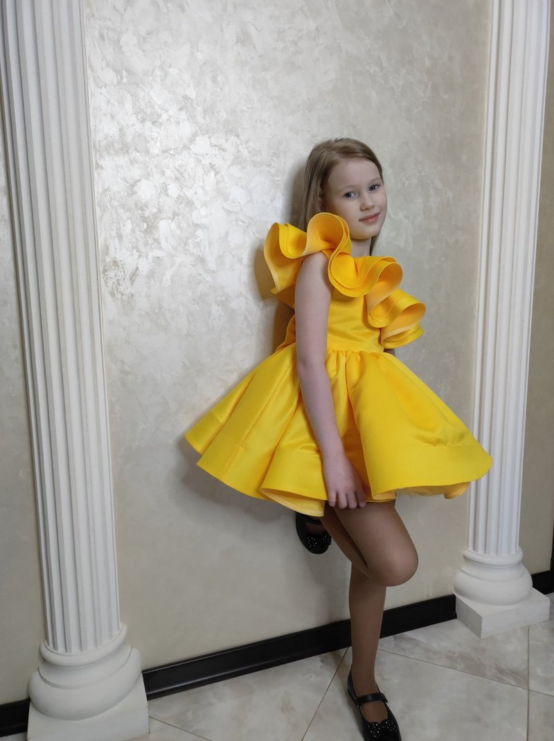 satin flower girl short yellow dress for wedding, birthday, concerts - ชุดเด็ก - วัสดุอื่นๆ หลากหลายสี