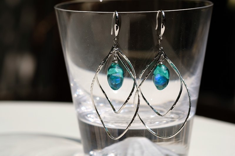 Mermaid Tears Mermaid Teardrop Stone lake green crystal glass - Earrings & Clip-ons - Glass Green