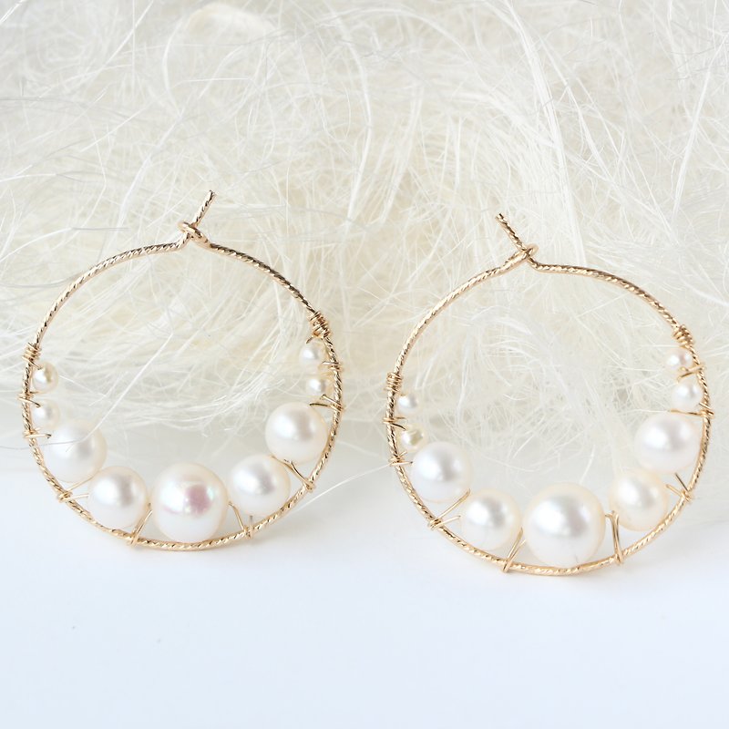 14kgf-Simple bubble freshwater pearl glitter hoop pierced earrings - ピアス・イヤリング - 宝石 ホワイト