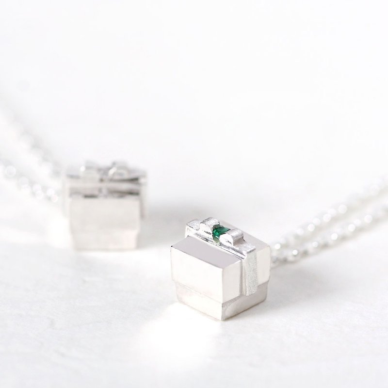 Tiny box box necklace silver925 - สร้อยคอ - โลหะ สีเทา